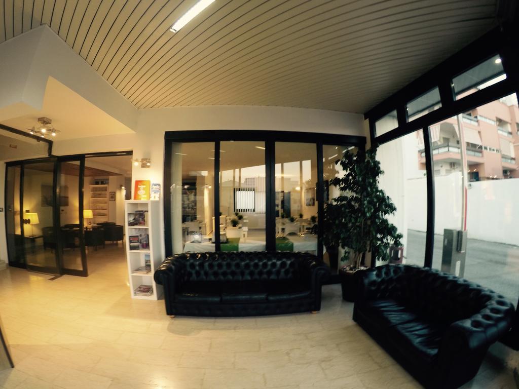 Hotel Riviera Бари Экстерьер фото