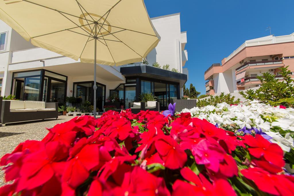 Hotel Riviera Бари Экстерьер фото