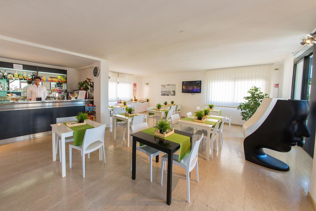 Hotel Riviera Бари Экстерьер фото