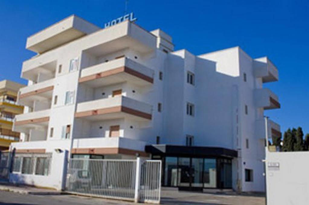 Hotel Riviera Бари Экстерьер фото